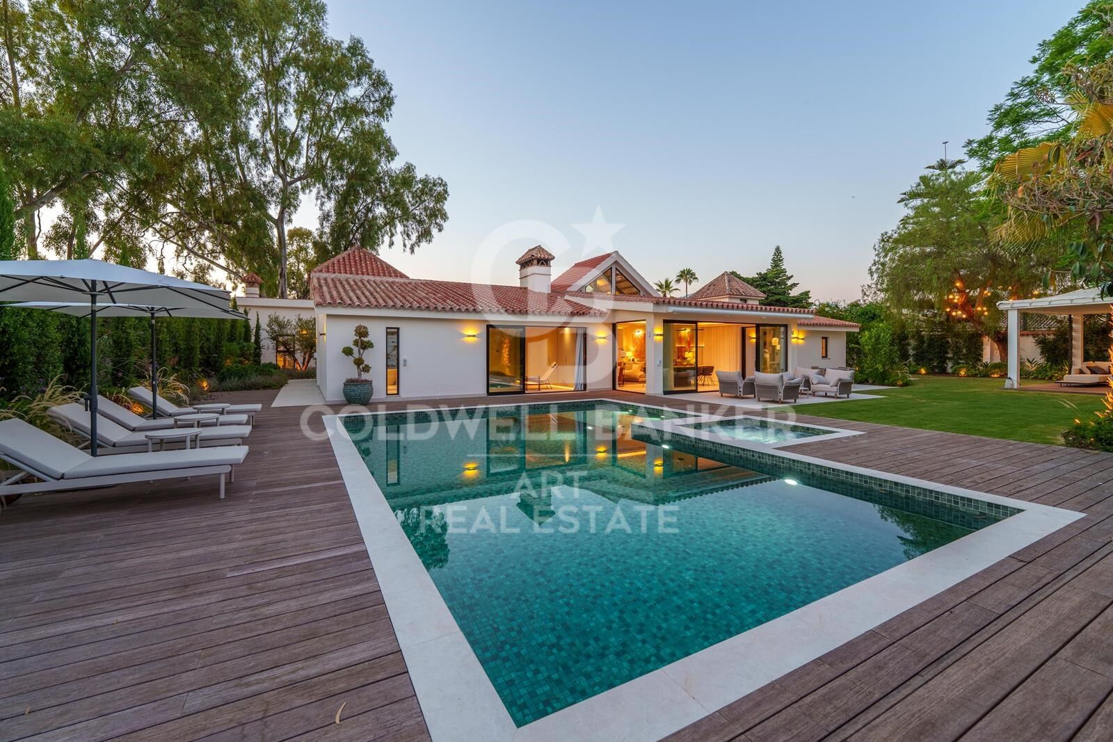 Moderne Mittelmeer-Oase in der Nähe von Puerto Banús, Marbella