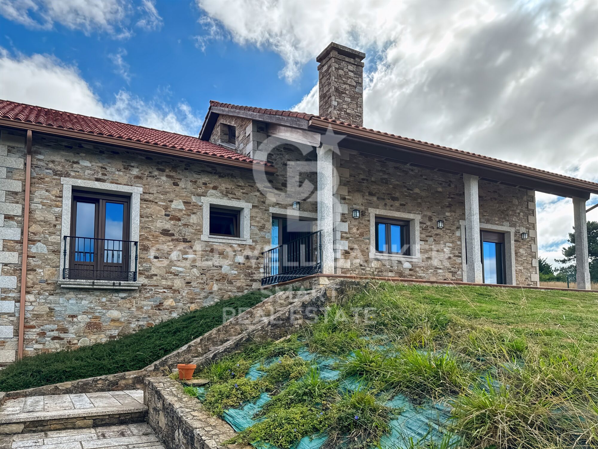 House 5 Bedrooms Triplex Sale Vilarmaior