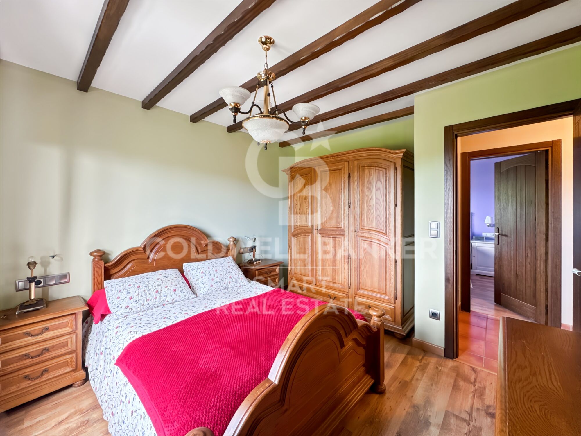 House 5 Bedrooms Triplex Sale Vilarmaior