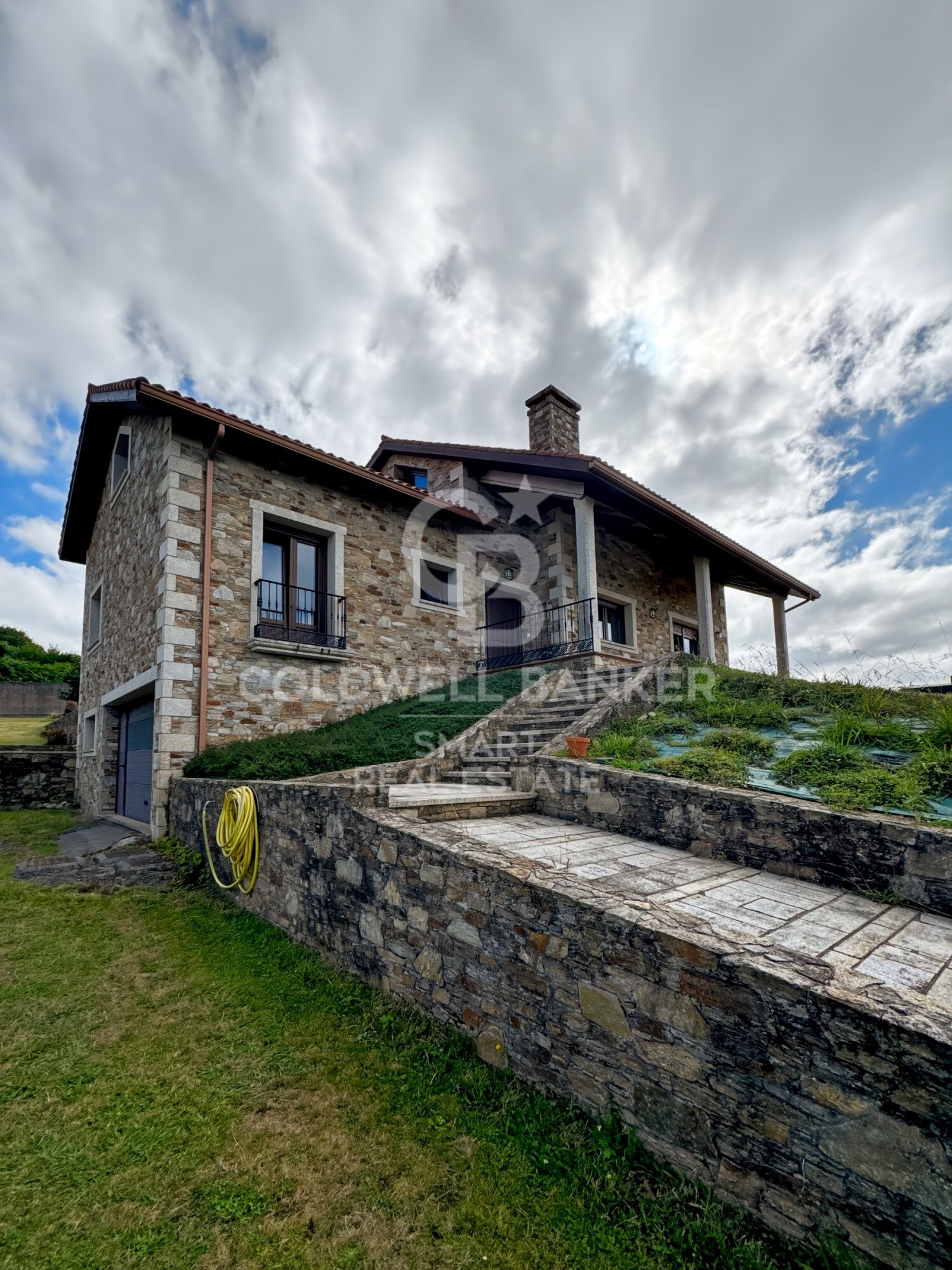 House 5 Bedrooms Triplex Sale Vilarmaior