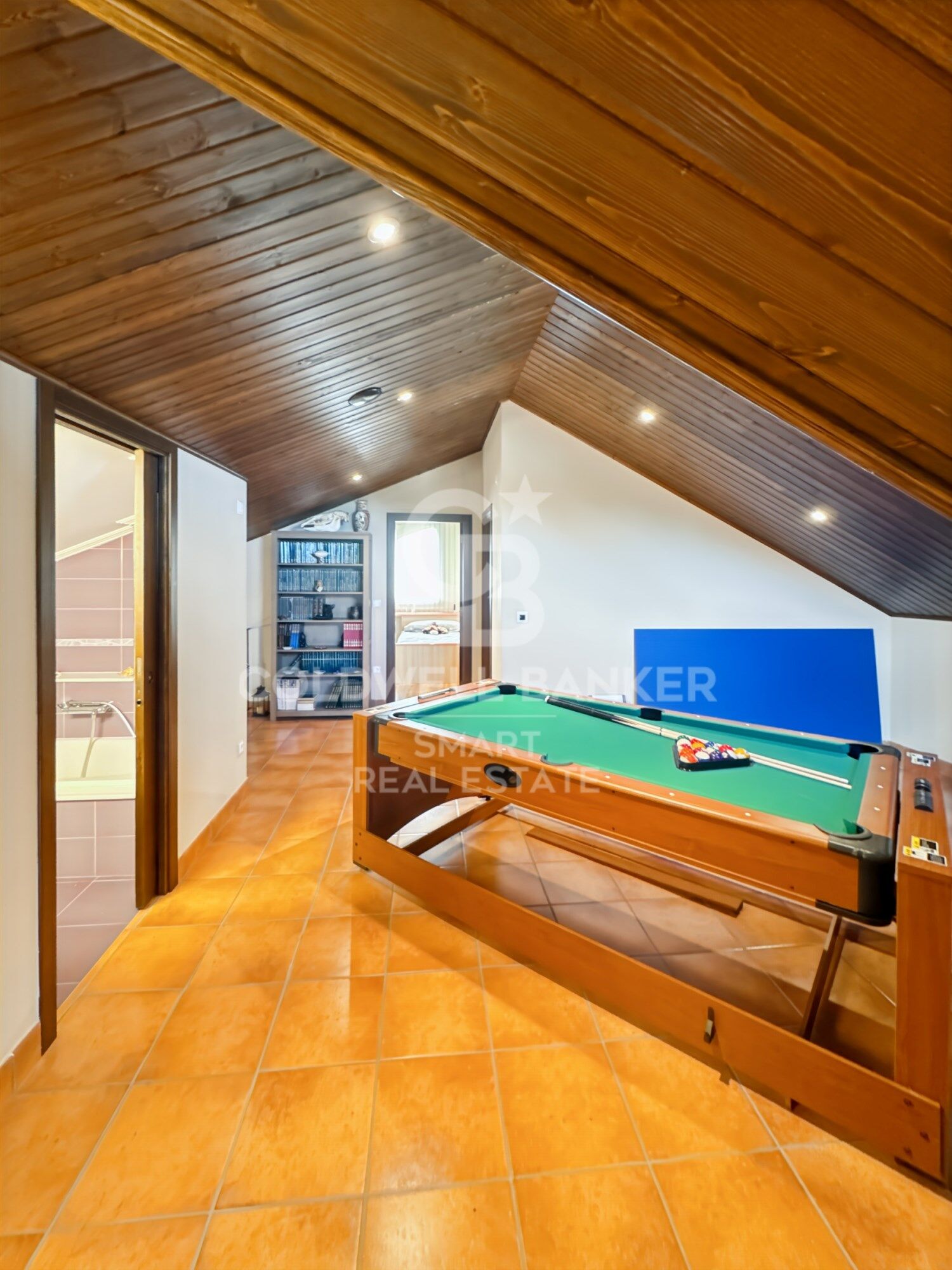 House 5 Bedrooms Triplex Sale Vilarmaior