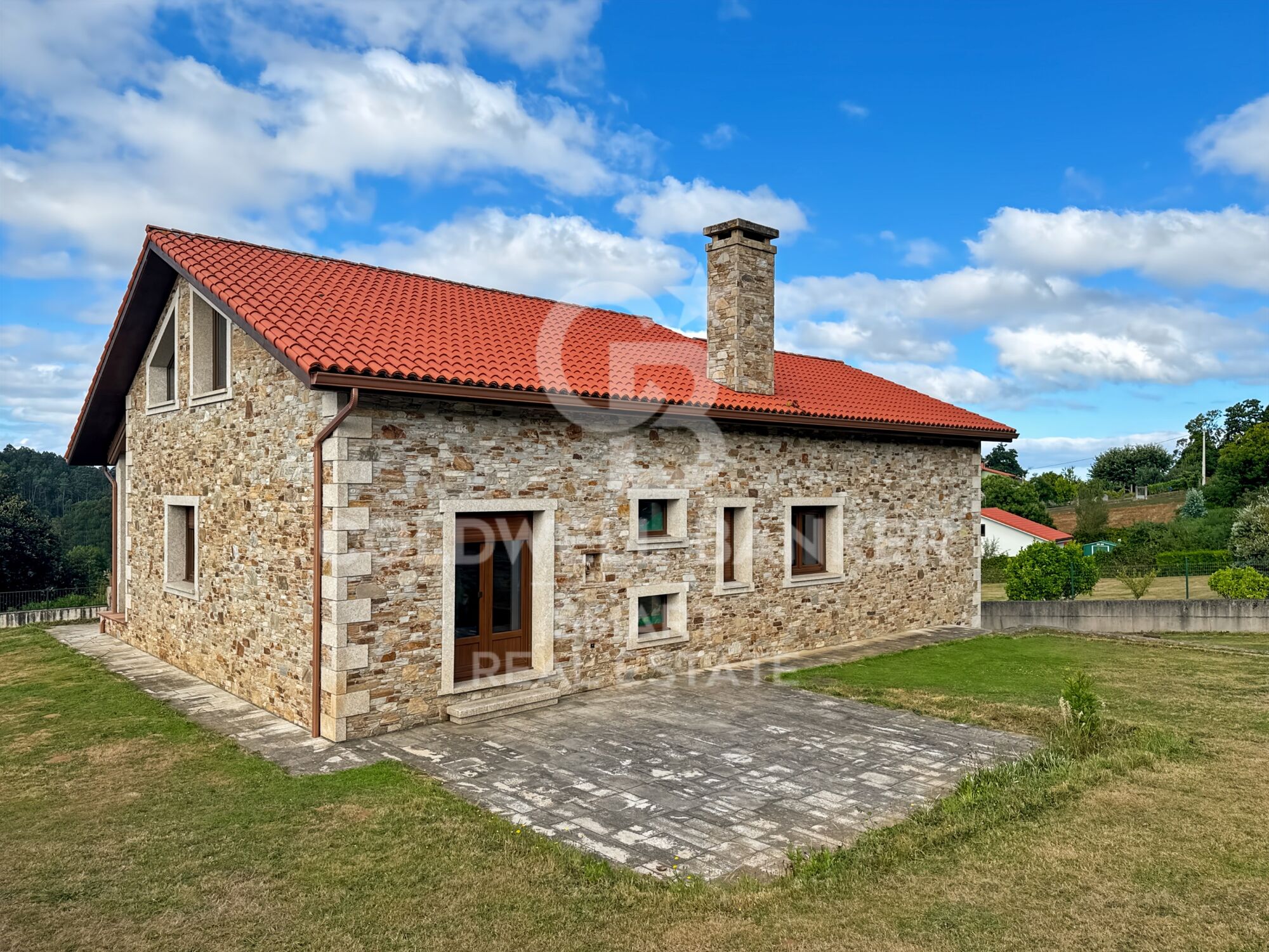 House 5 Bedrooms Triplex Sale Vilarmaior