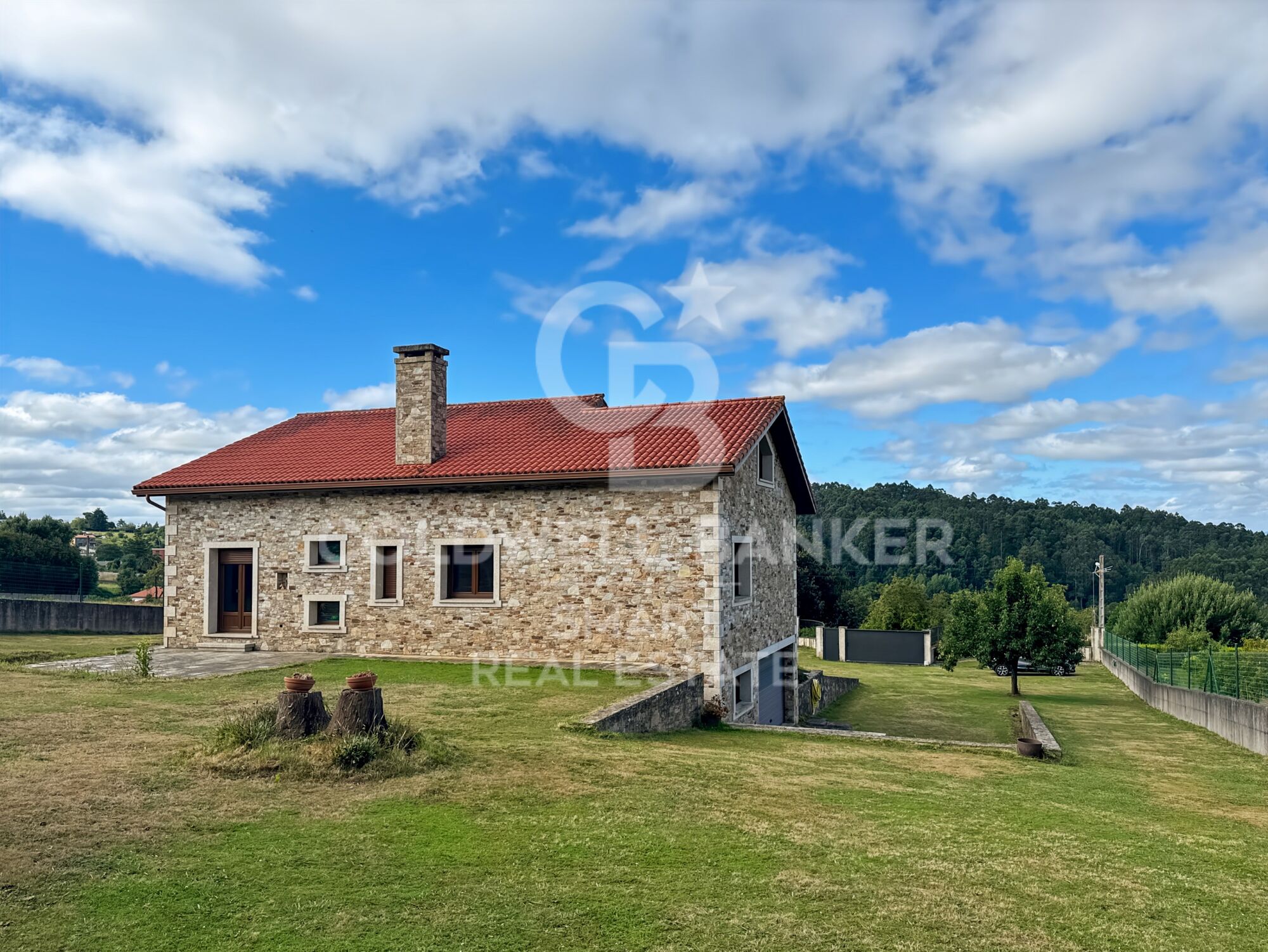 House 5 Bedrooms Triplex Sale Vilarmaior