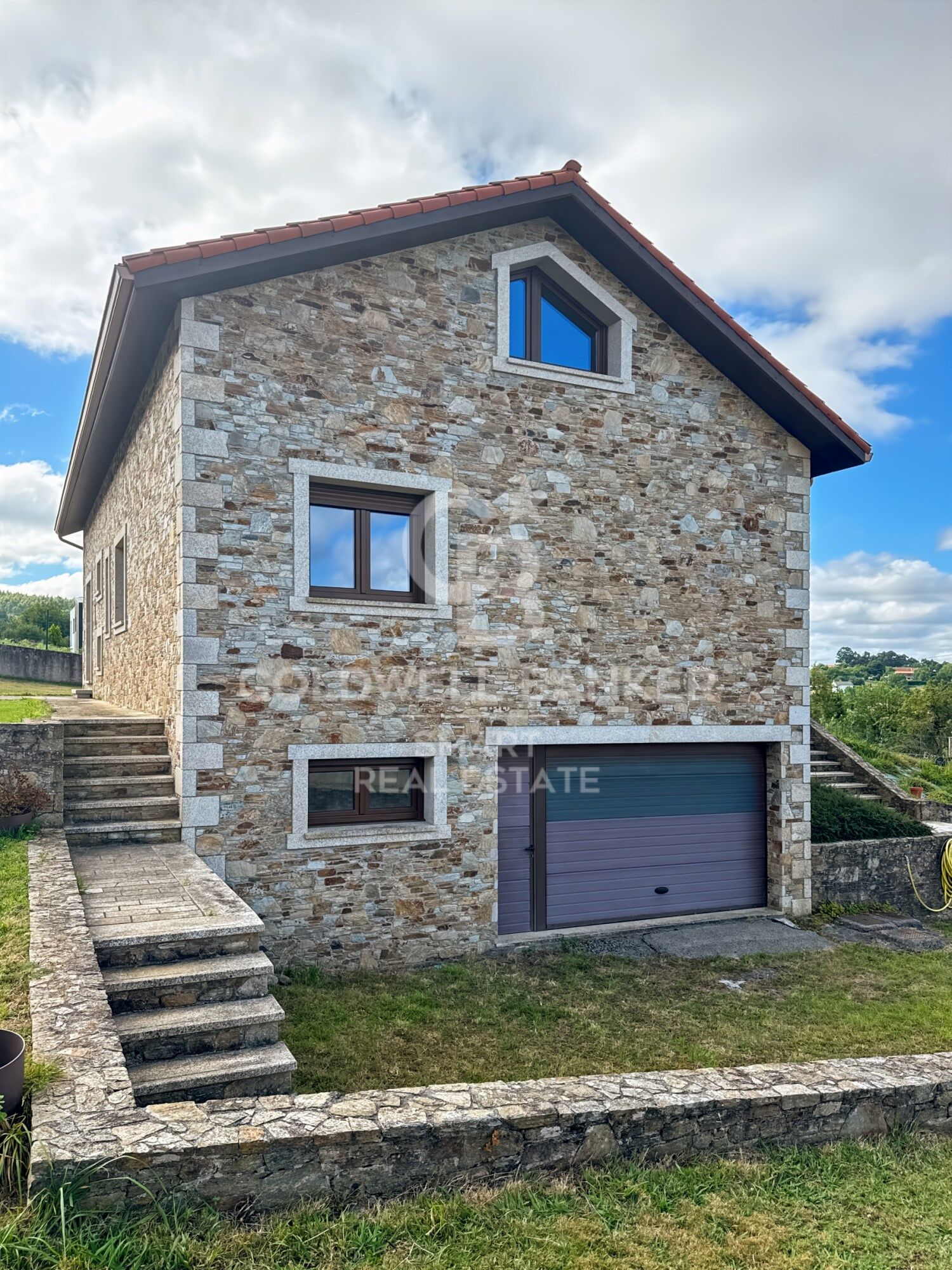 House 5 Bedrooms Triplex Sale Vilarmaior