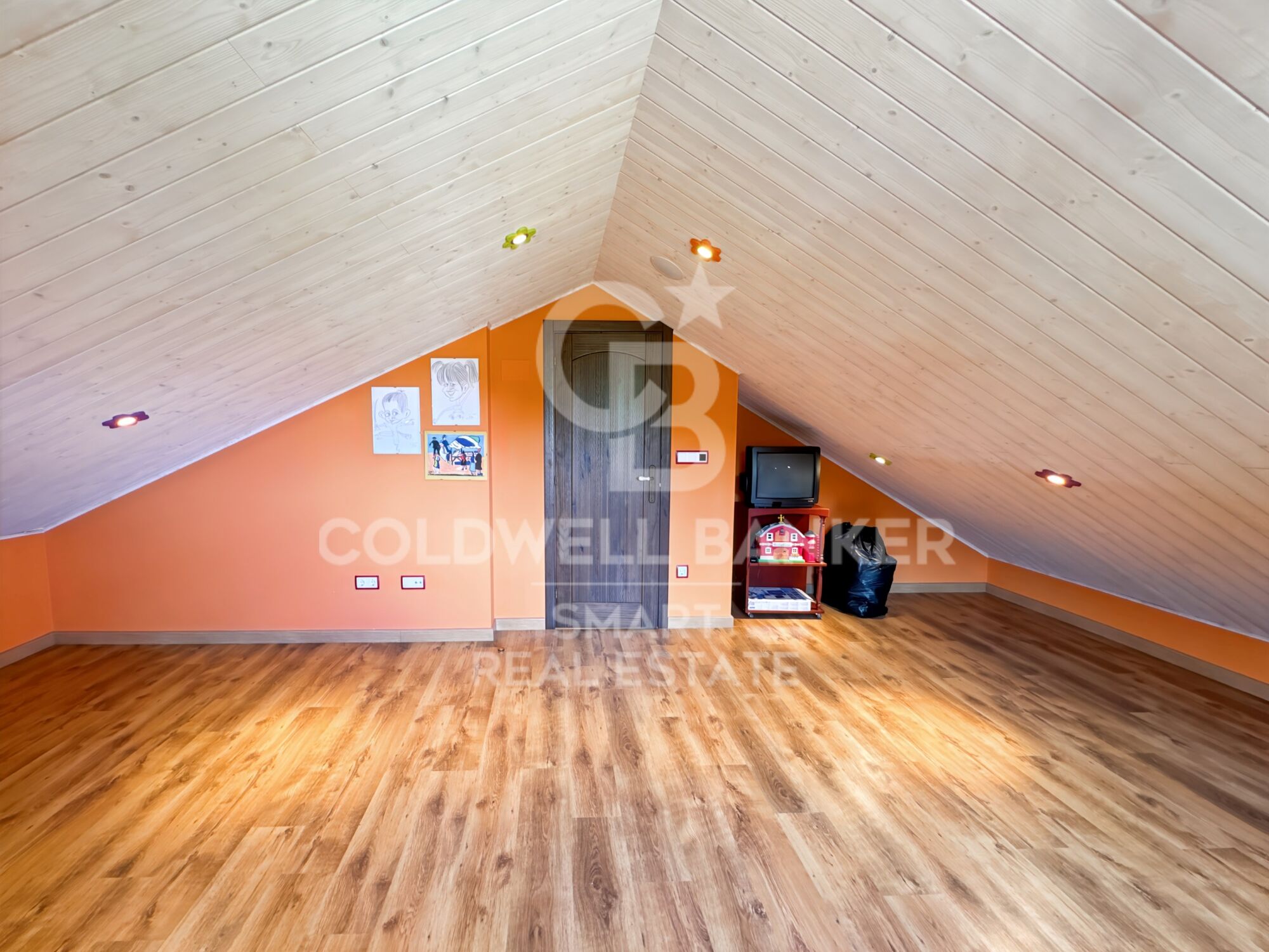 House 5 Bedrooms Triplex Sale Vilarmaior