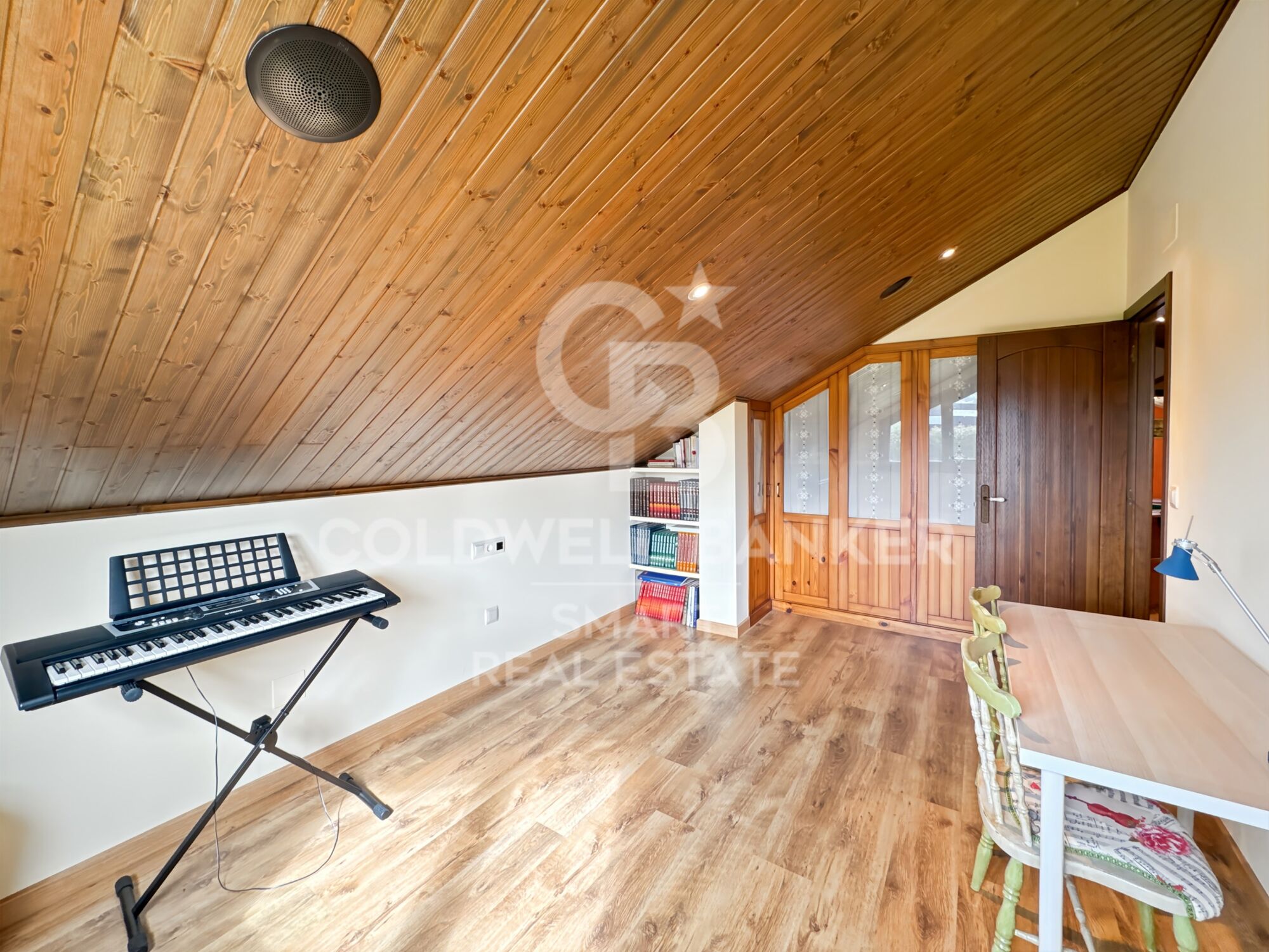 House 5 Bedrooms Triplex Sale Vilarmaior