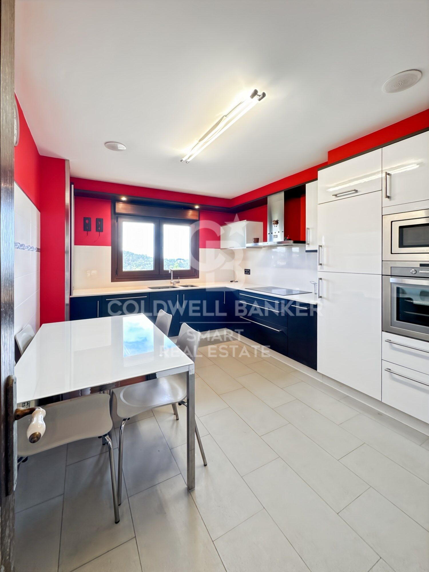 House 5 Bedrooms Triplex Sale Vilarmaior