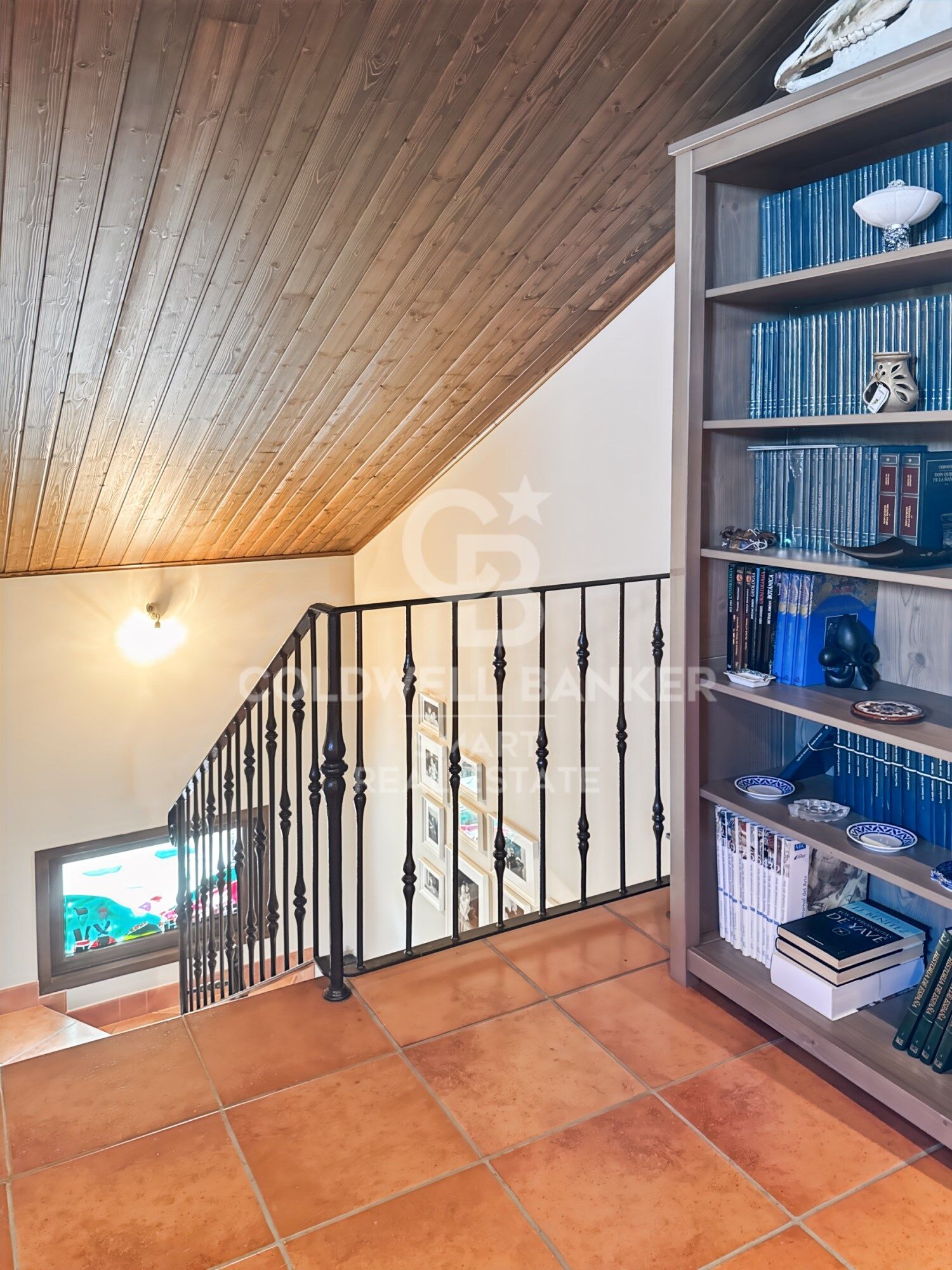 House 5 Bedrooms Triplex Sale Vilarmaior