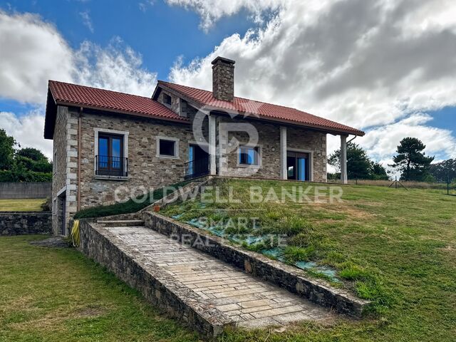 Casa de piedra con magníficas vistas