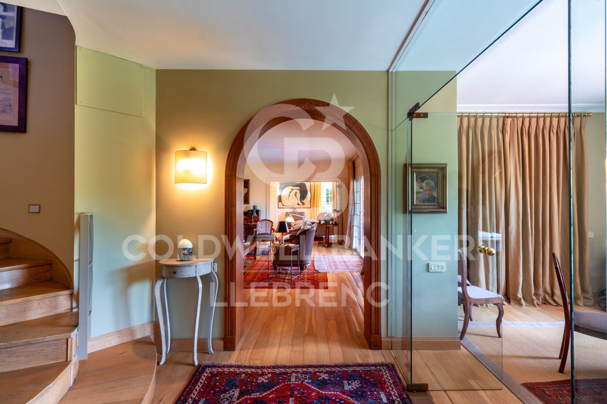 Spectacular house with pool and large garden in Vallvidrera