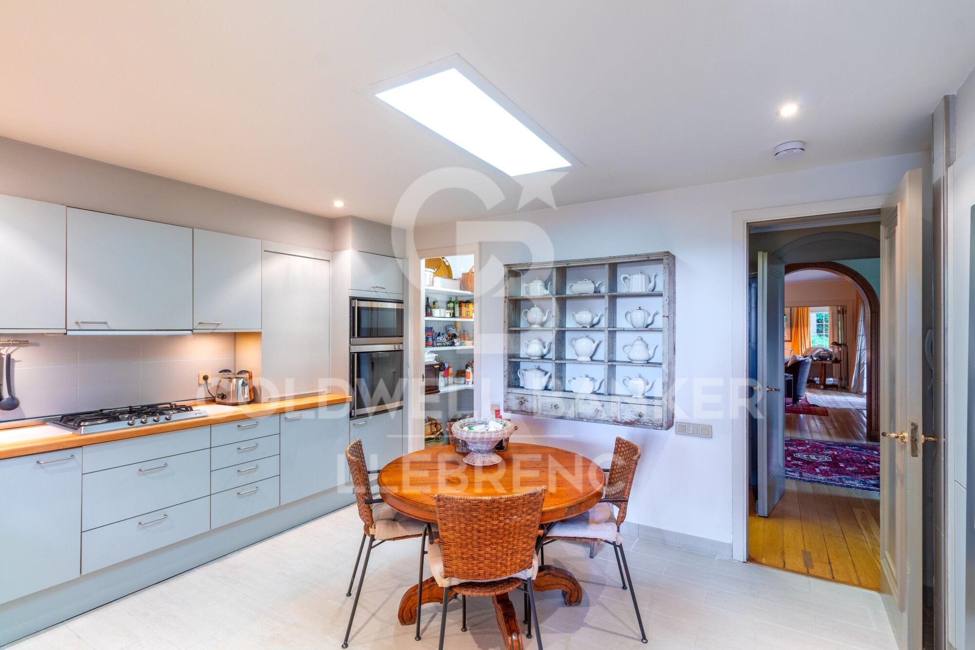 Spectacular house with pool and large garden in Vallvidrera