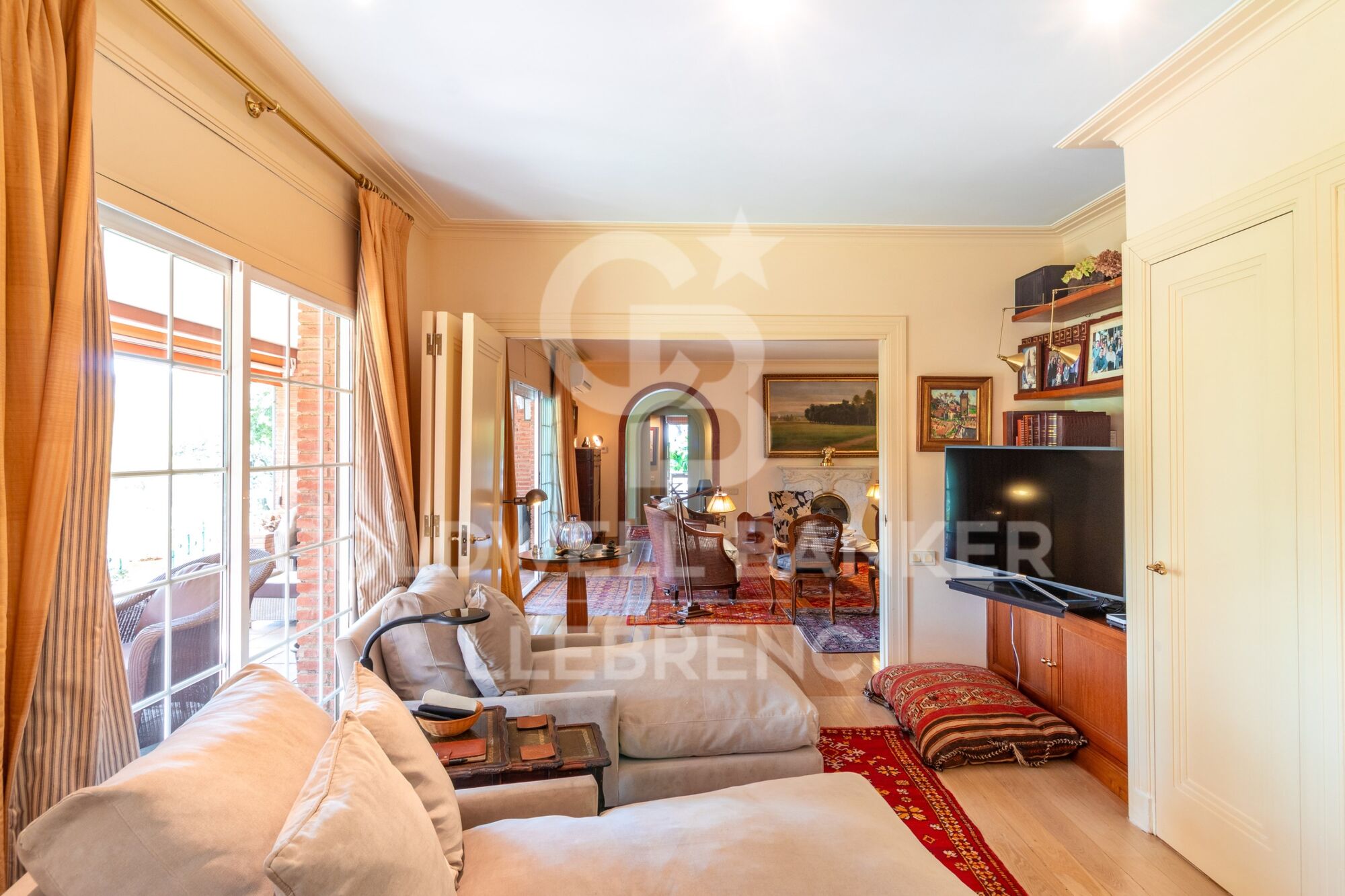 Spectacular house with pool and large garden in Vallvidrera