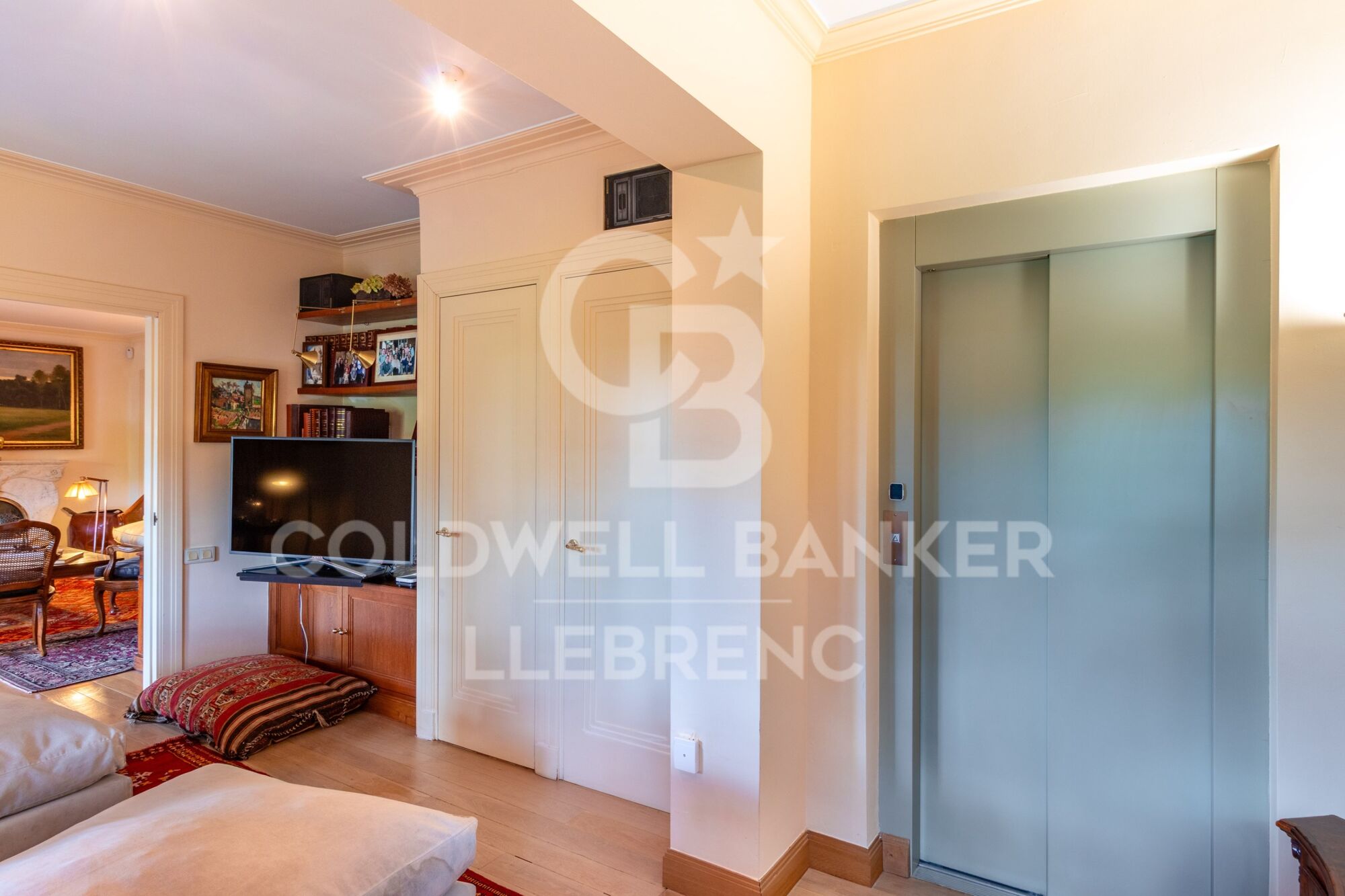 Spectacular house with pool and large garden in Vallvidrera