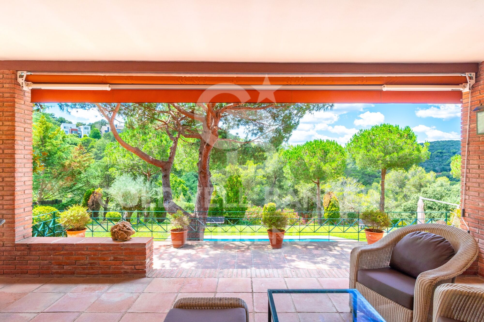 Spectacular house with pool and large garden in Vallvidrera