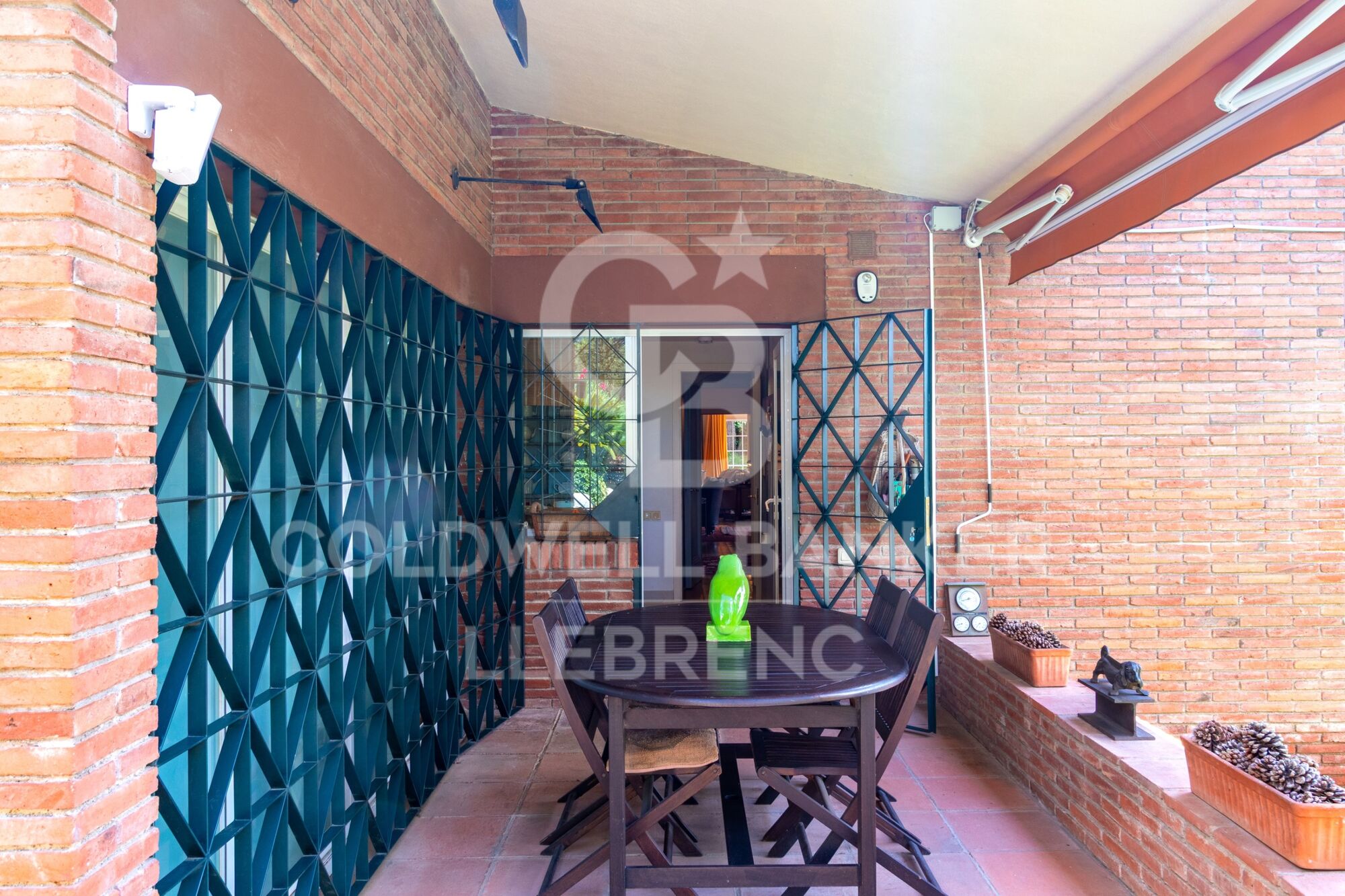 Spectacular house with pool and large garden in Vallvidrera