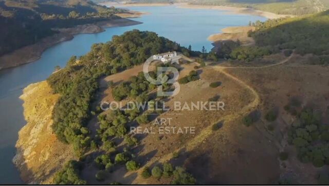 Exclusiva finca con acceso privado a lago a 20 minutos de Sotogrande