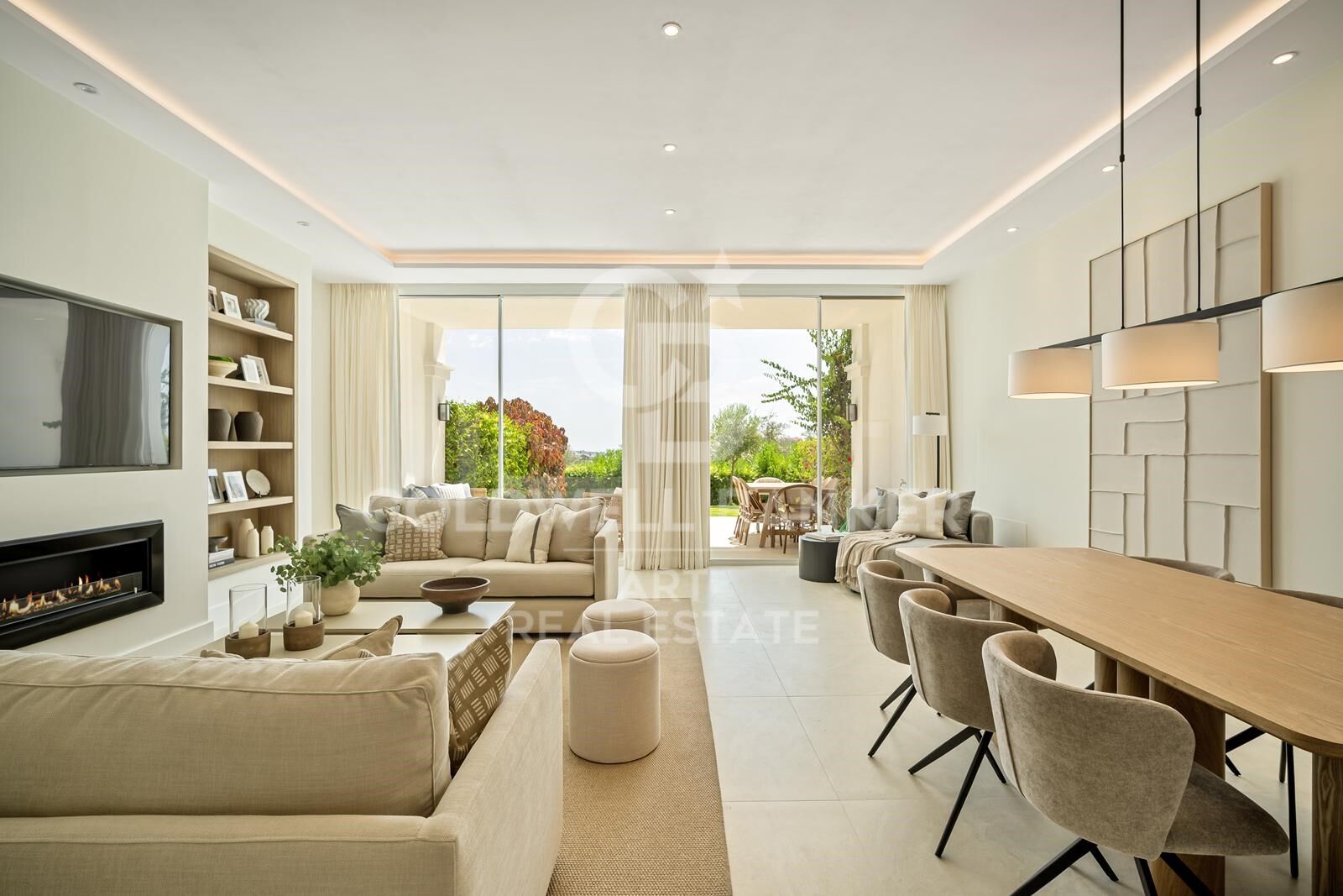 Adosado con elegancia y vistas al golf y al mar en La Quinta, Benahavís