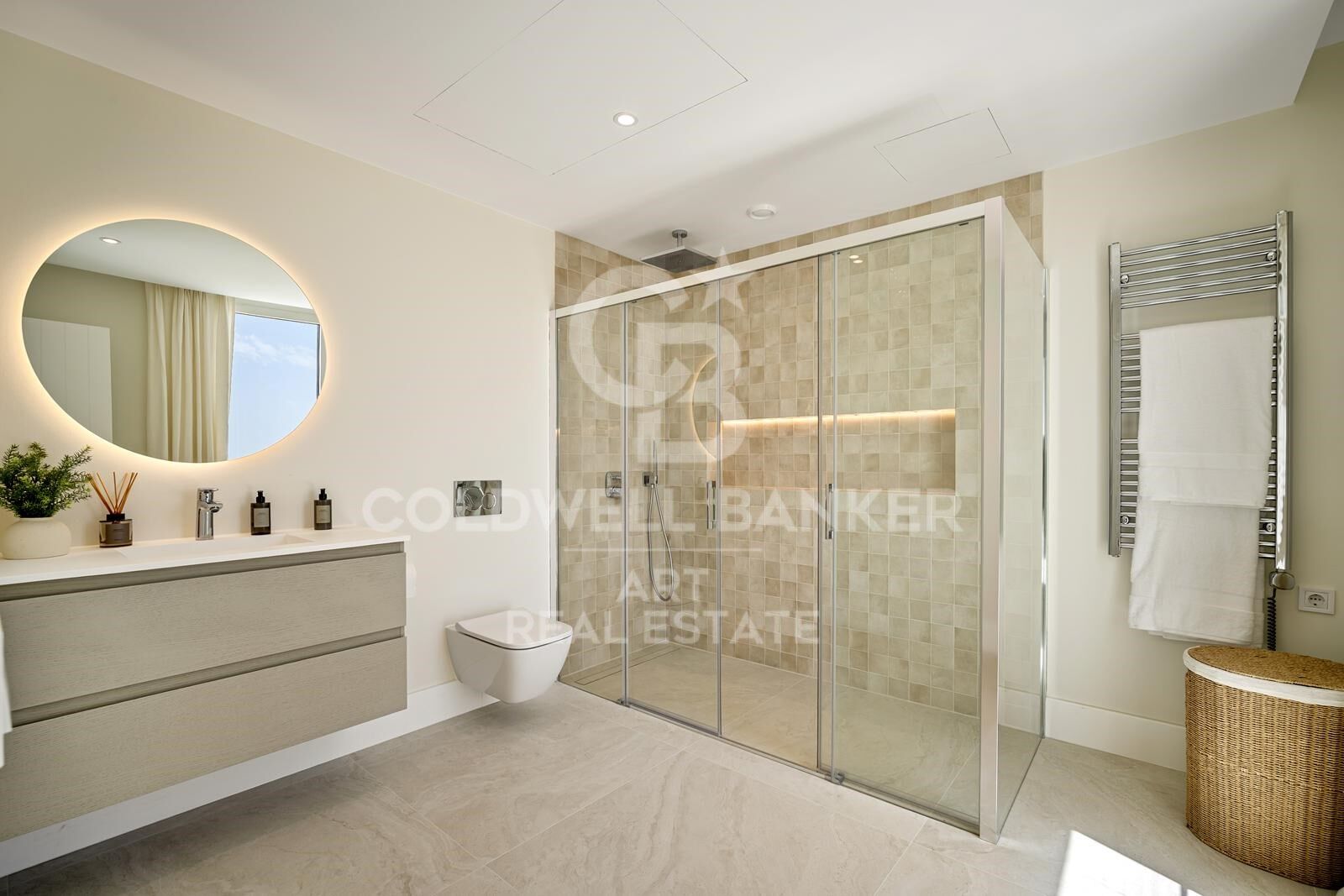 Elegant townhouse with golf & sea views in La Quinta, Benahavís