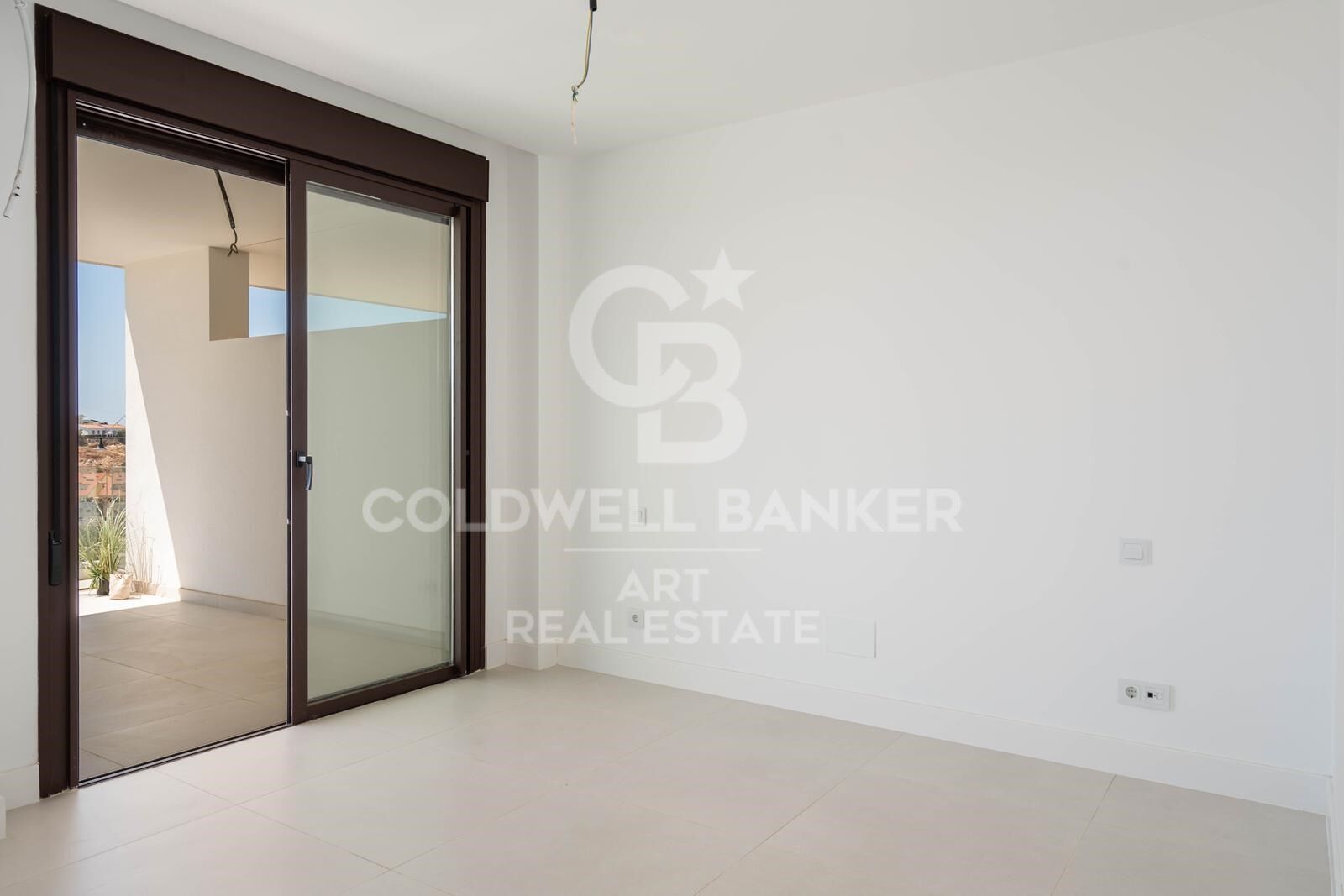 Modern Sea-View Apartment in Prestigious El Higuerón, Fuengirola