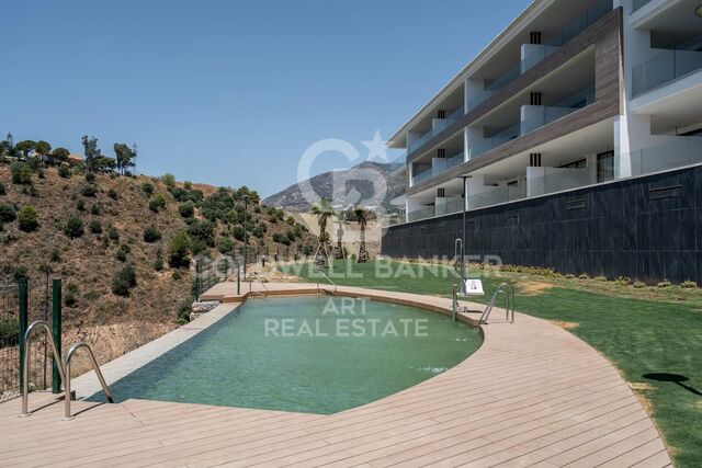 Modern Sea-View Apartment in Prestigious El Higuerón, Fuengirola