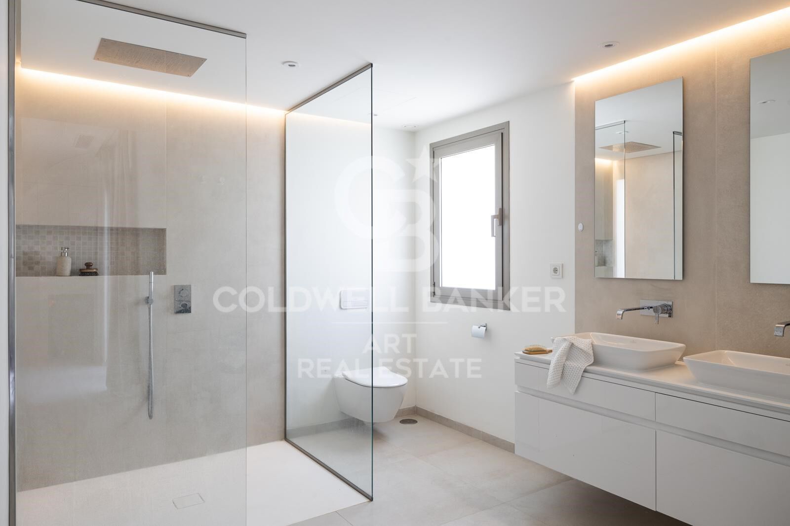 Elegante apartamento de lujo con vistas al mar en Nine Lions, Nueva Andalucía