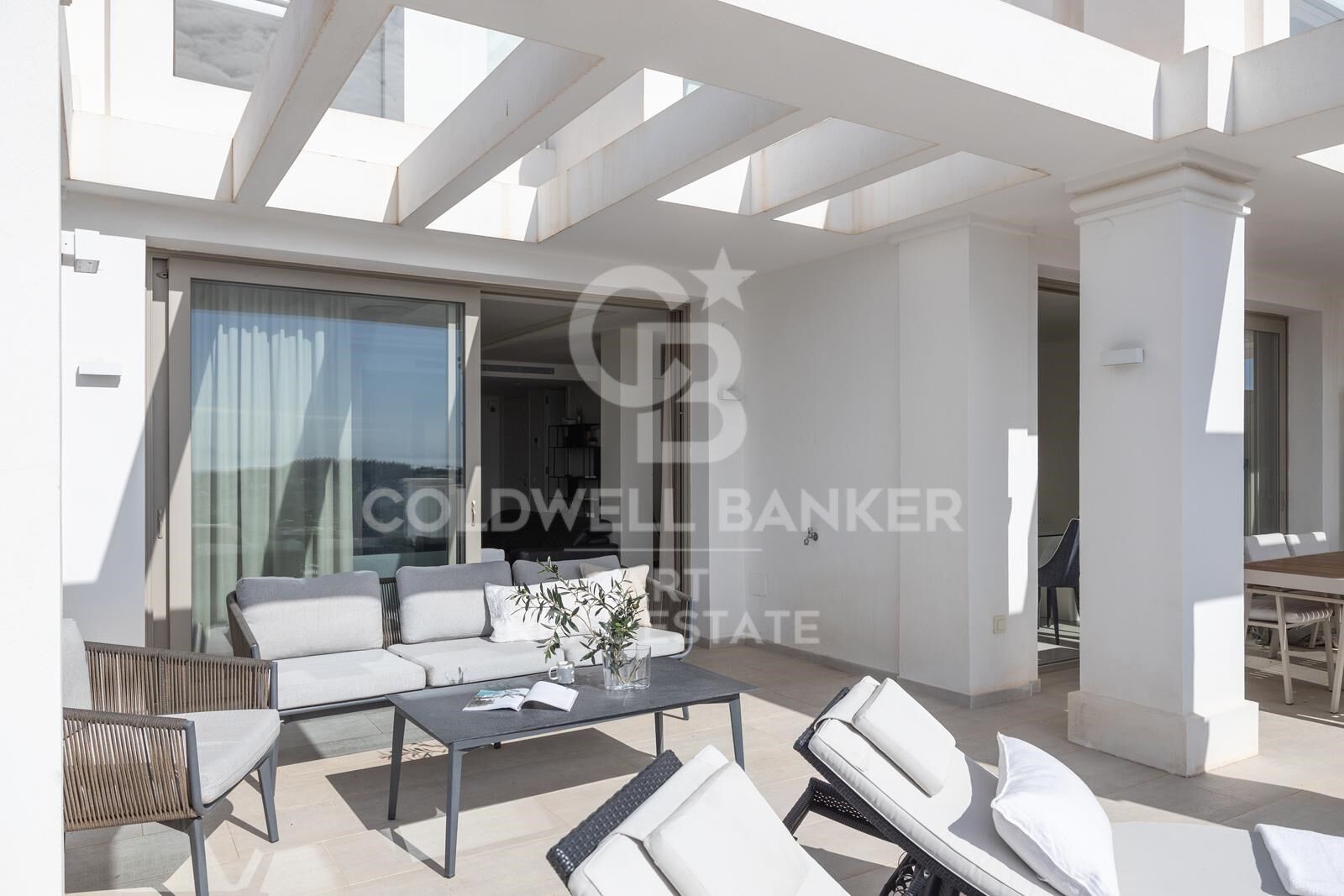 Elegante apartamento de lujo con vistas al mar en Nine Lions, Nueva Andalucía