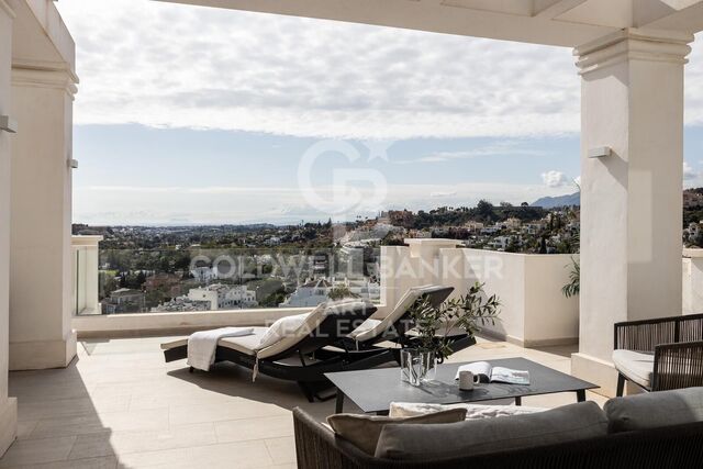 Elegante apartamento de lujo con vistas al mar en Nine Lions, Nueva Andalucía