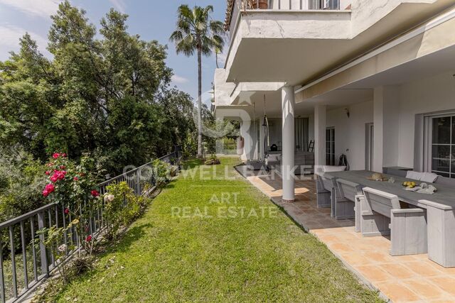 Peaceful mountain apartment with lake views near Marbella