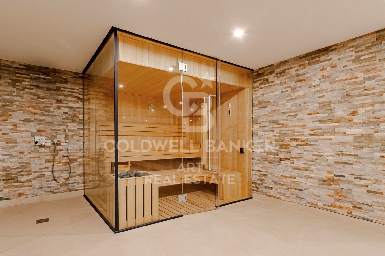 Sofisticada villa moderna en los Reyes y Reinas de Sotogrande