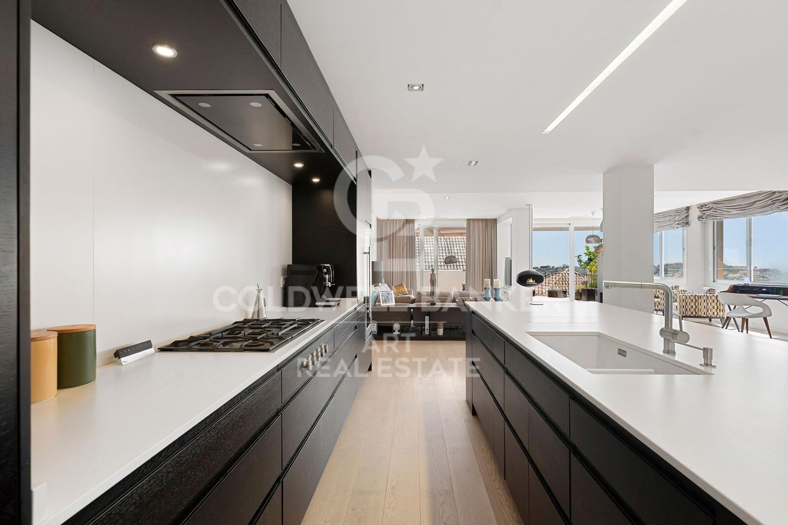 Dúplex elegante de 4 dormitorios con vistas al mar en Aloha Hill Club, Nueva Andalucía