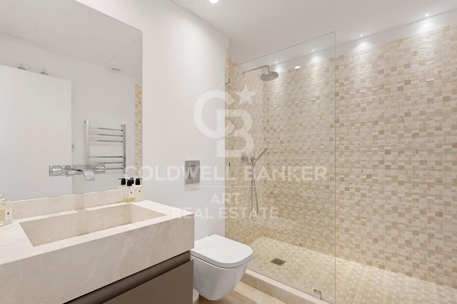 Elegantes 4-Schlafzimmer-Duplex mit Meerblick im Aloha Hill Club, Nueva Andalucía