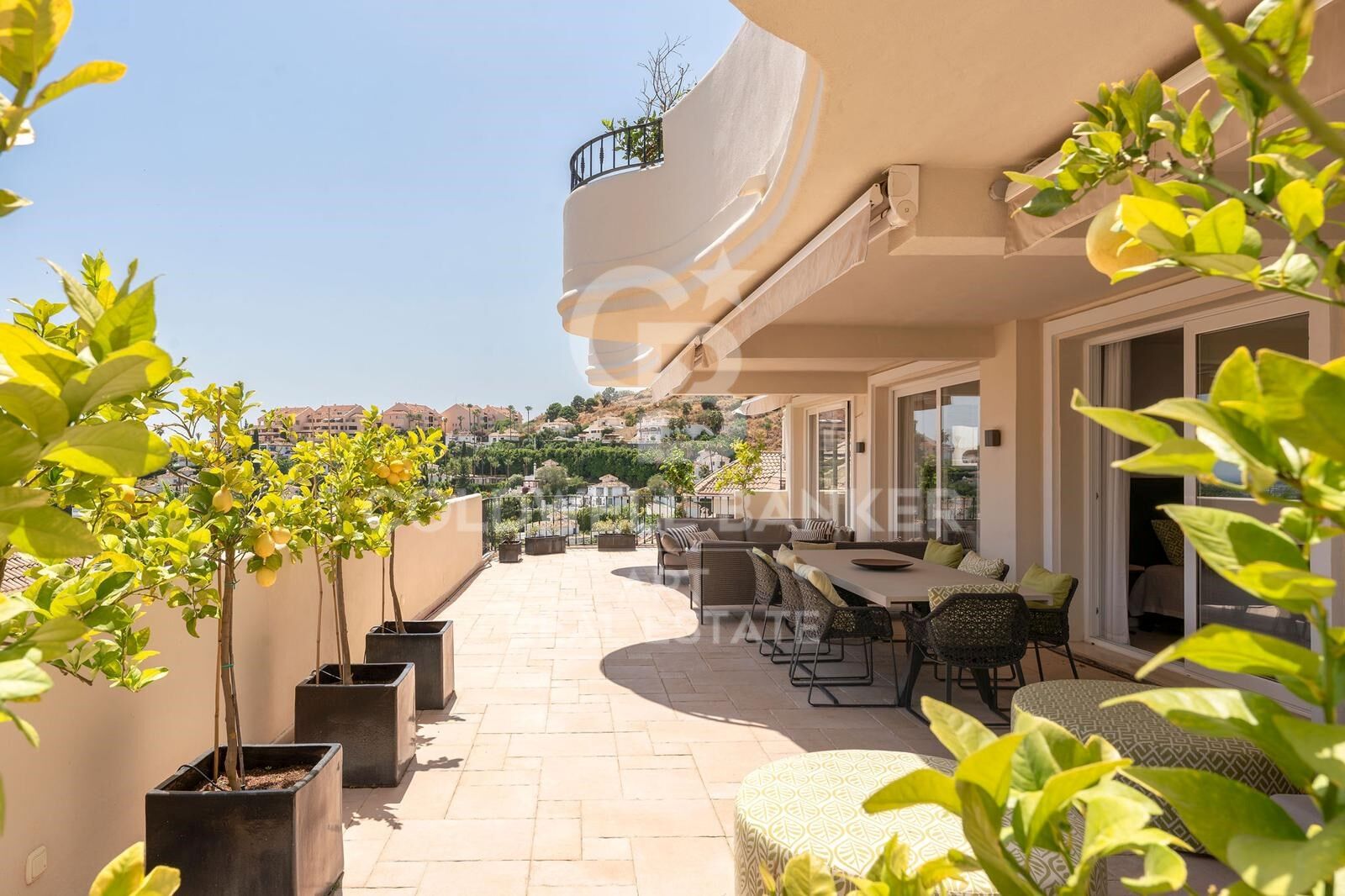 Duplex élégant de 4 chambres avec vue mer à Aloha Hill Club, Nueva Andaluciá