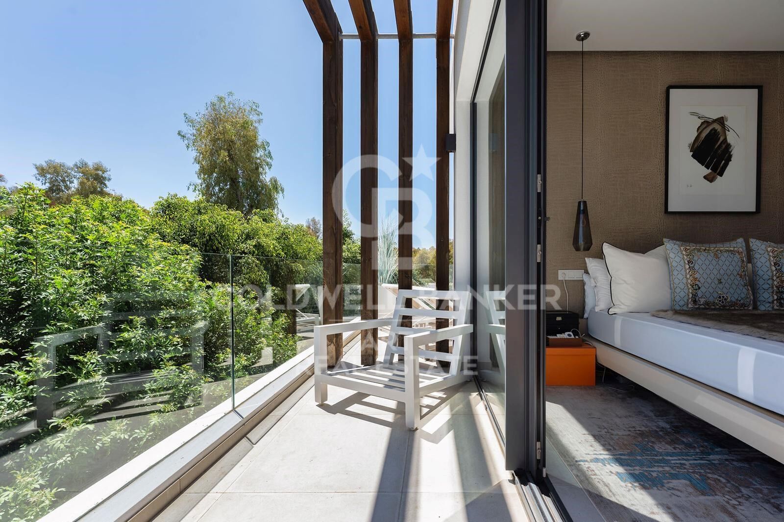 Elegancia moderna en La Arboleda, Estepona Este