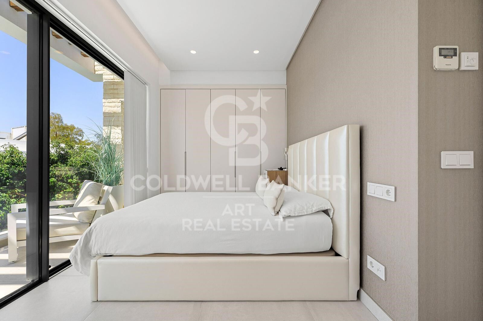 Elegancia moderna en La Arboleda, Estepona Este