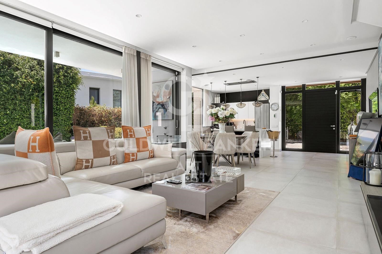 Modern elegance in La Arboleda, Estepona East
