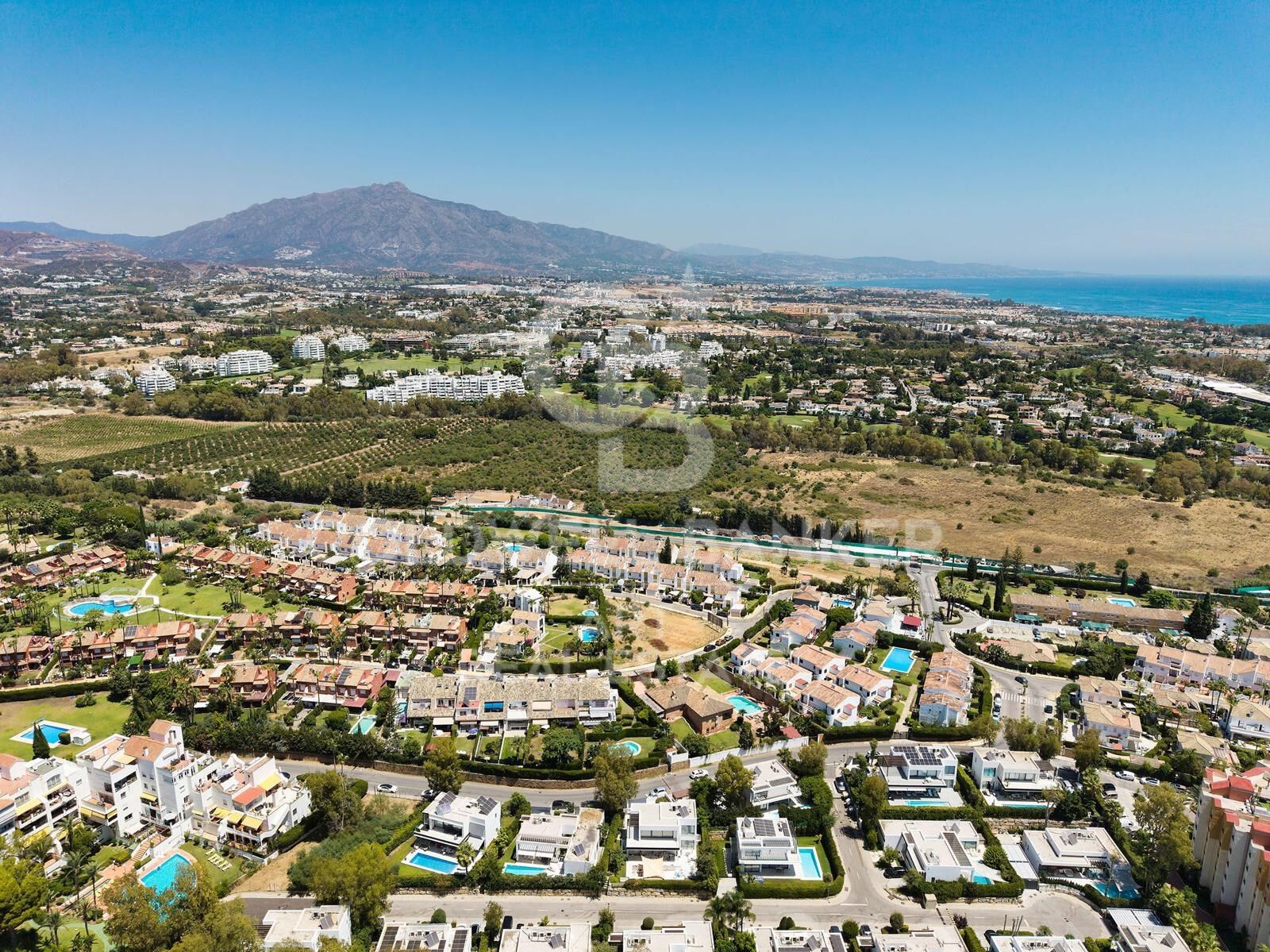 Modern elegance in La Arboleda, Estepona East