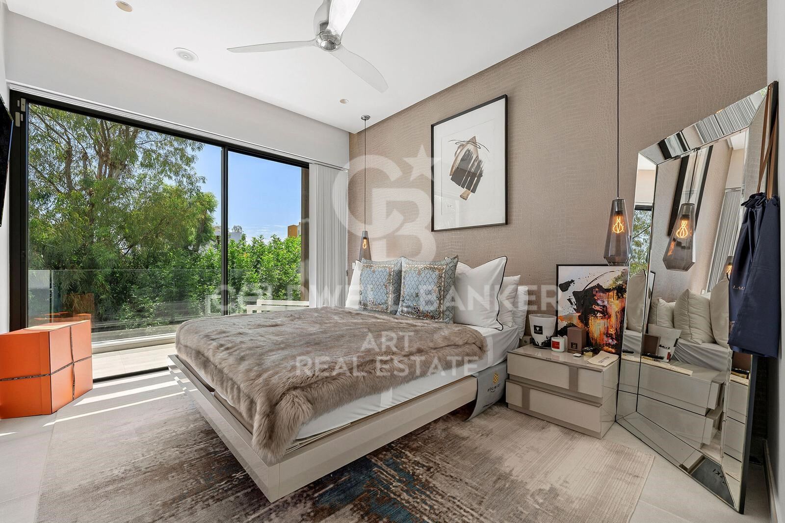 Modern elegance in La Arboleda, Estepona East