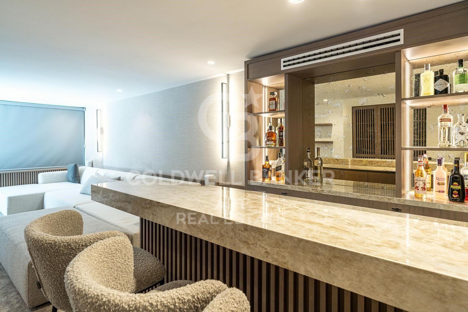 Stylish family villa in prime Nueva Andalucía location