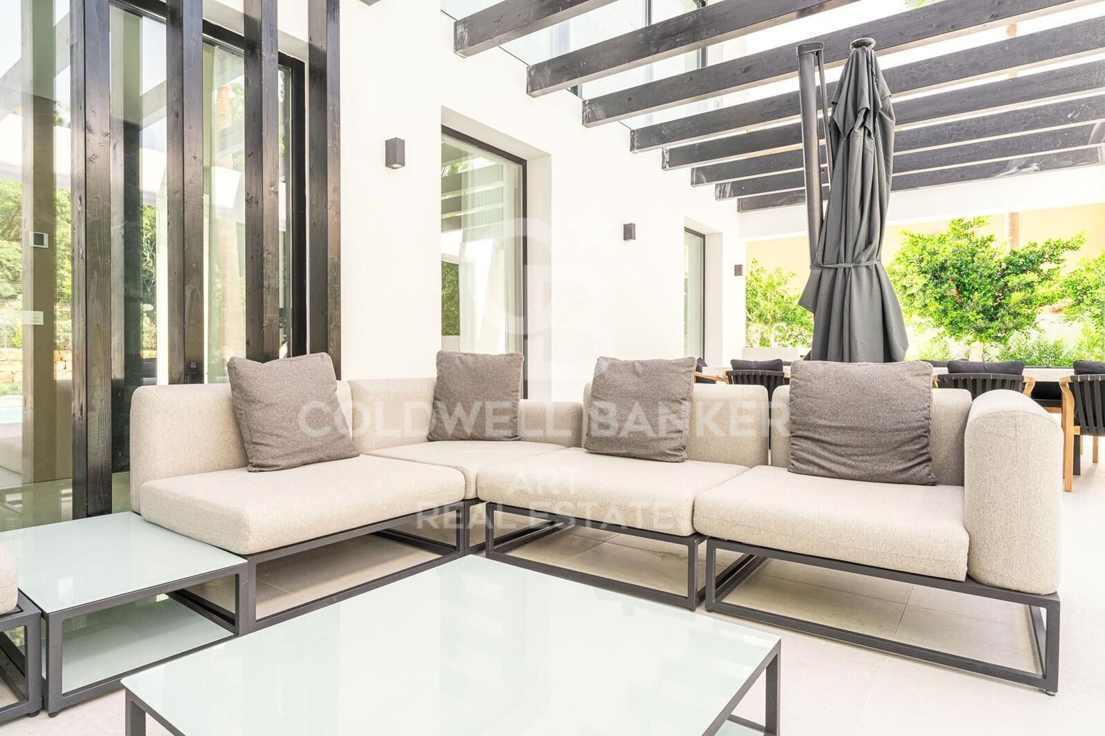 Stylish family villa in prime Nueva Andalucía location