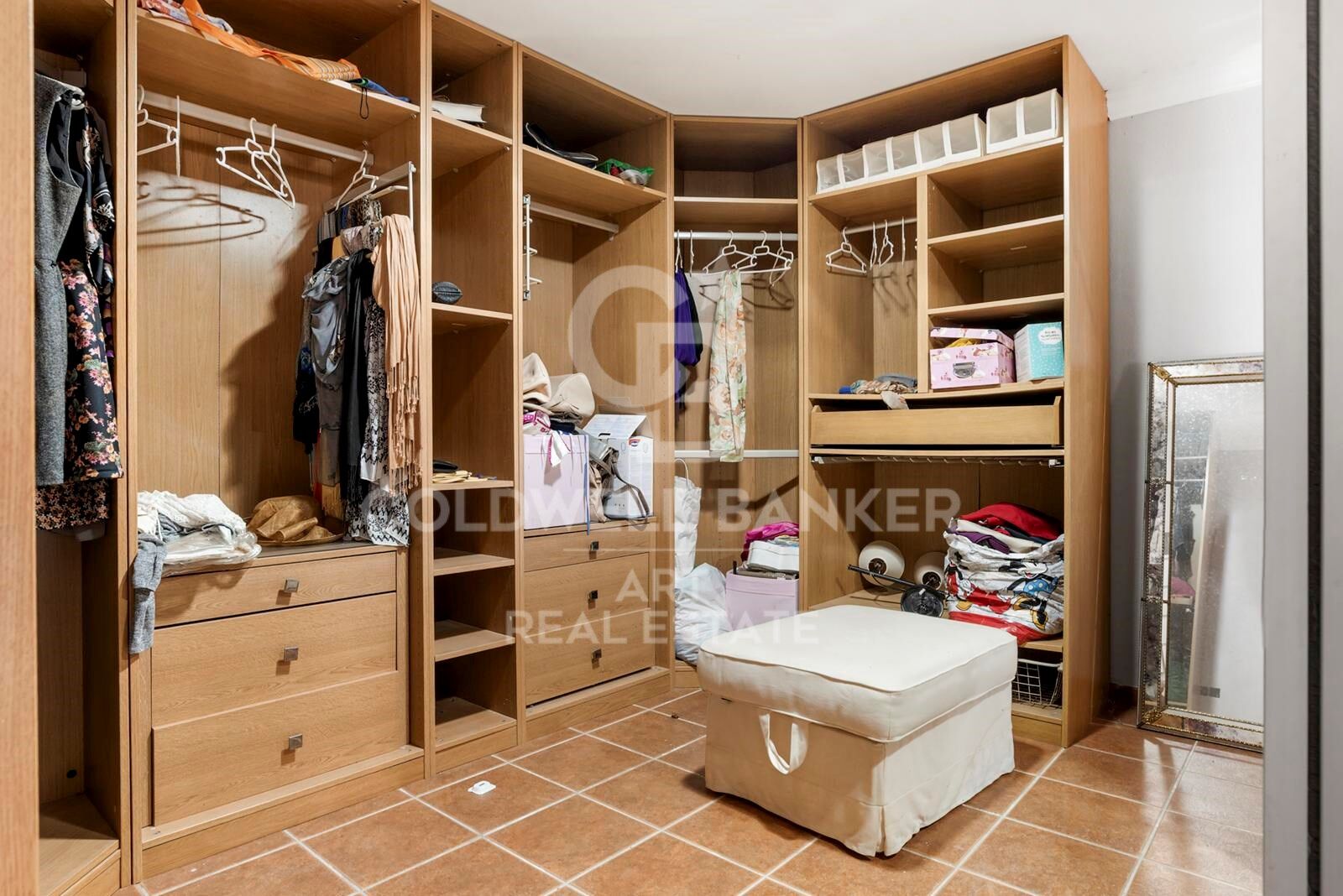 Villa espaciosa con vistas al mar y a la montaña en Estepona