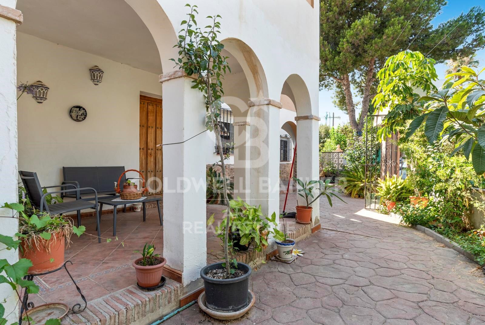 Villa espaciosa con vistas al mar y a la montaña en Estepona