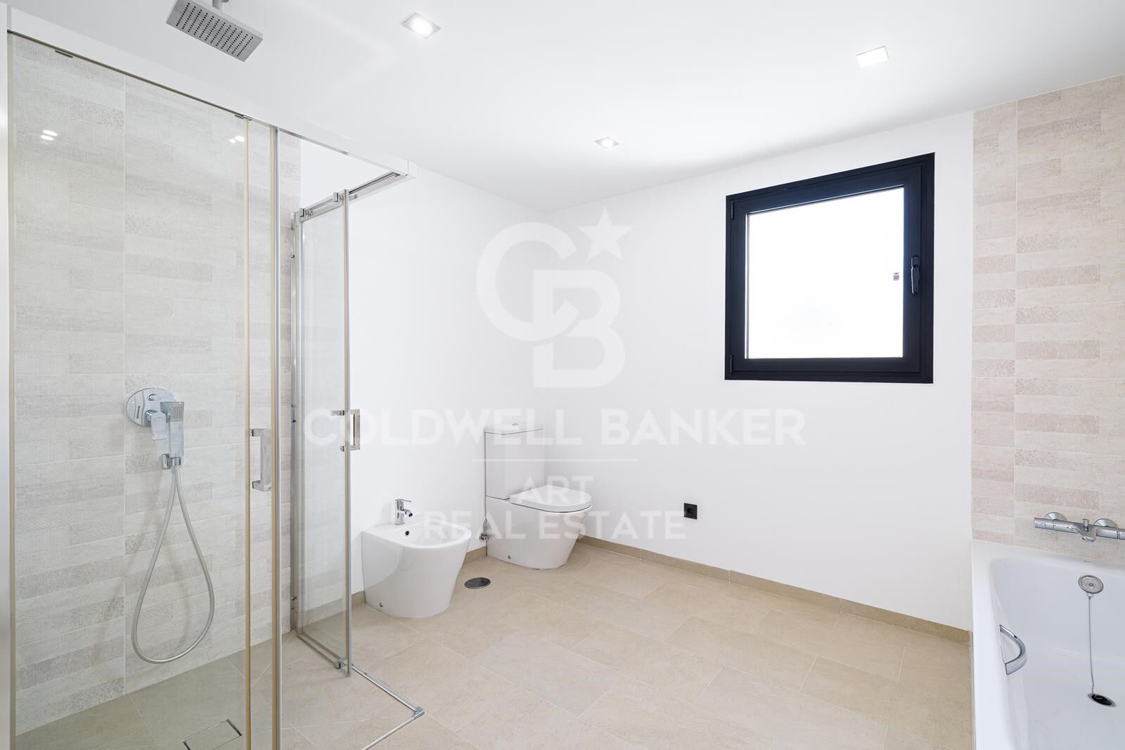 Villa mediterránea moderna con piscina y jardín, Linda Vista, San Pedro Alcántara