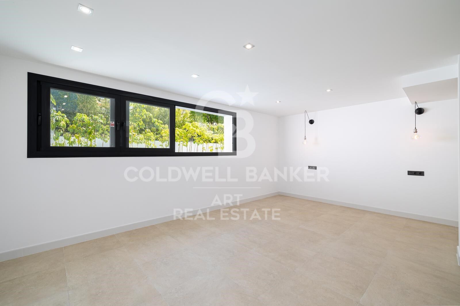 Villa mediterránea moderna con piscina y jardín, Linda Vista, San Pedro Alcántara