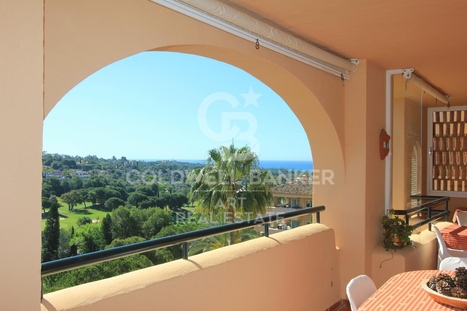 Appartement penthouse avec vues panoramiques à Elviria, Marbella