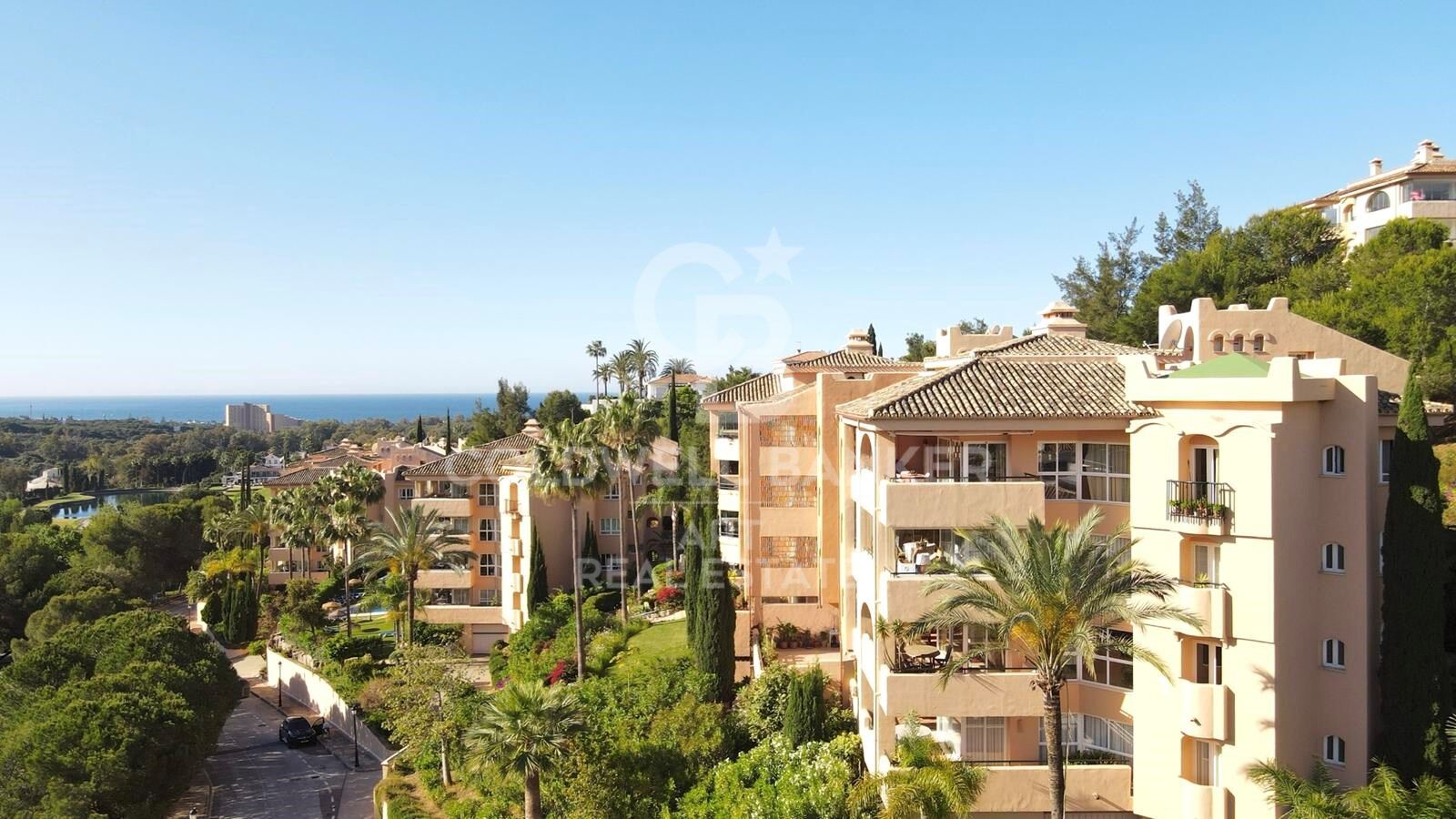 Appartement penthouse avec vues panoramiques à Elviria, Marbella