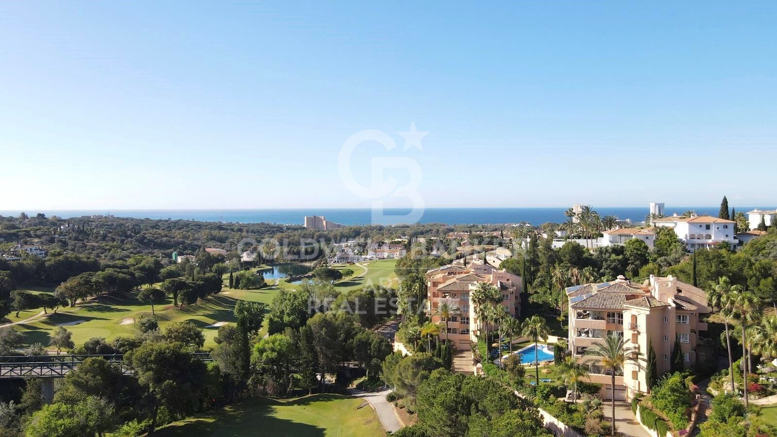 Appartement penthouse avec vues panoramiques à Elviria, Marbella