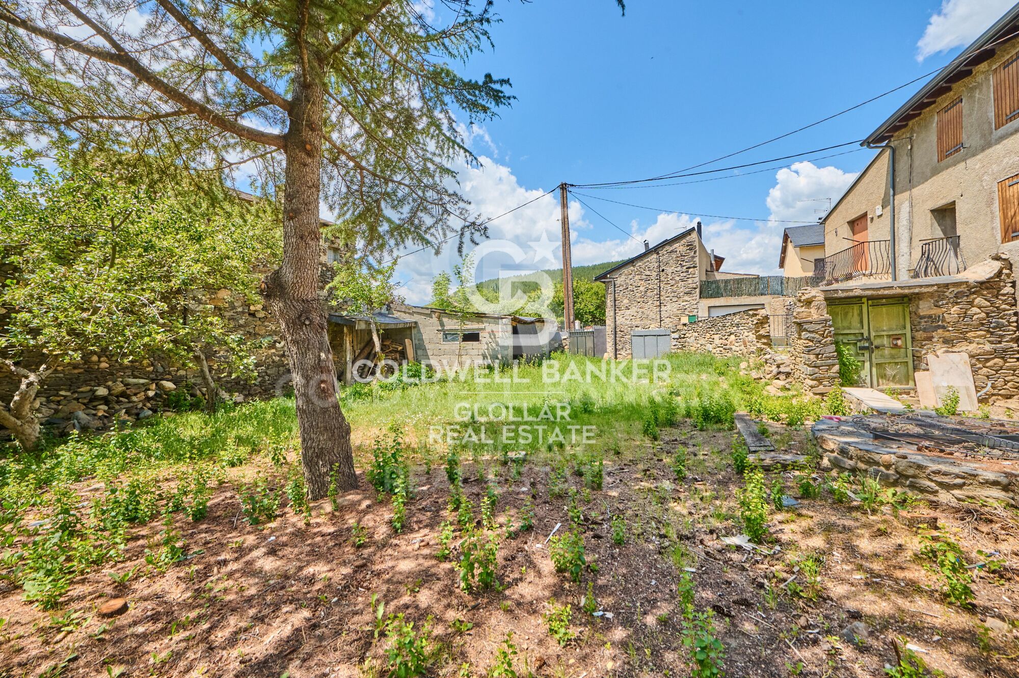 Village house Sale Estavar