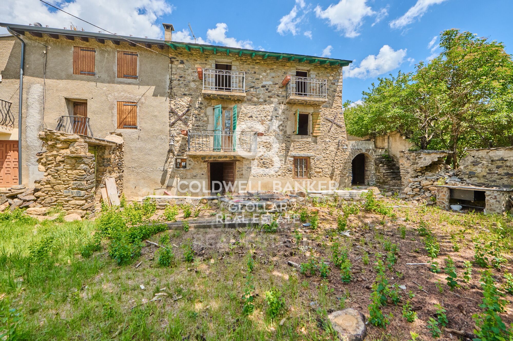 Village house Sale Estavar