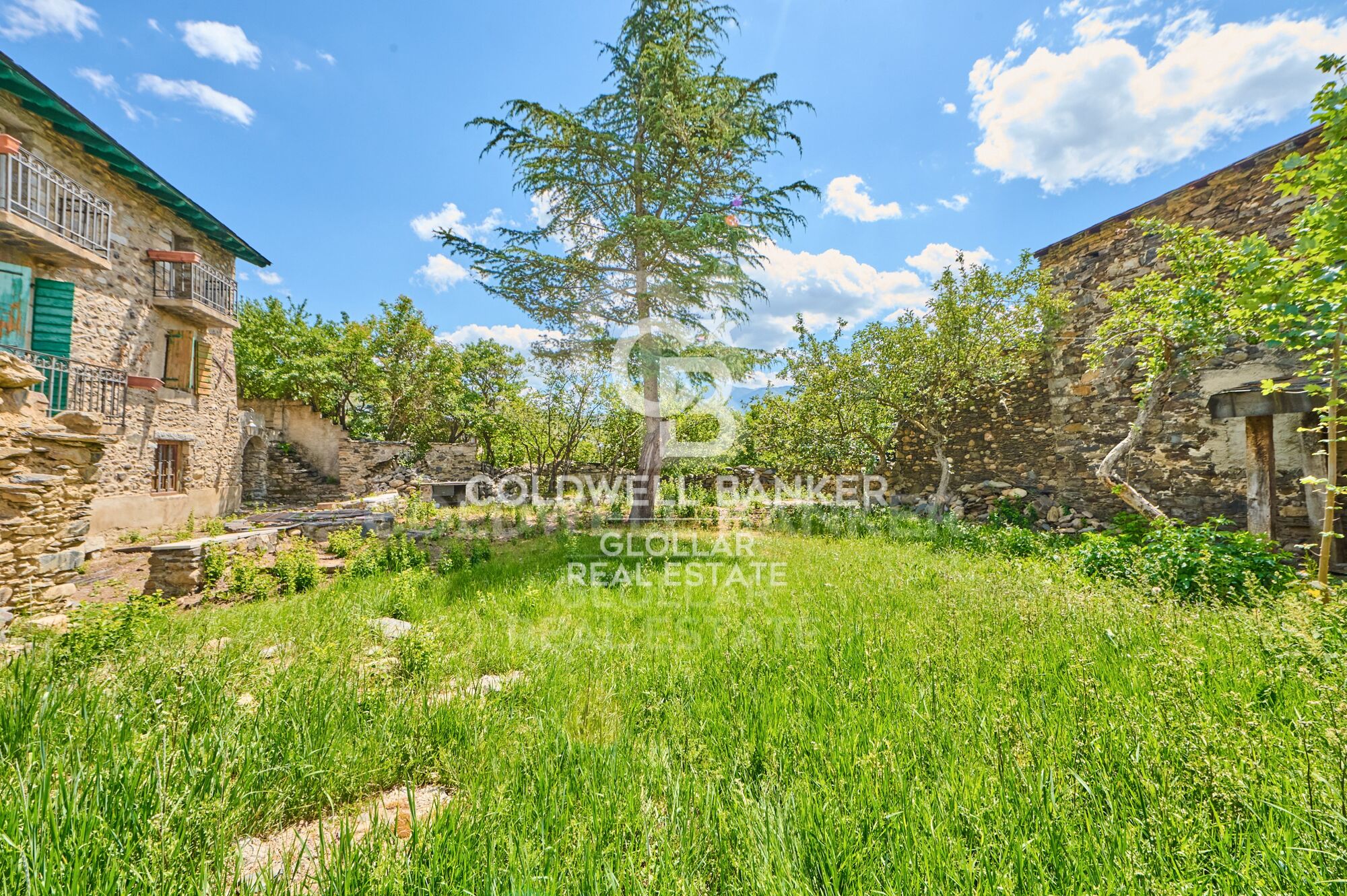 Village house Sale Estavar