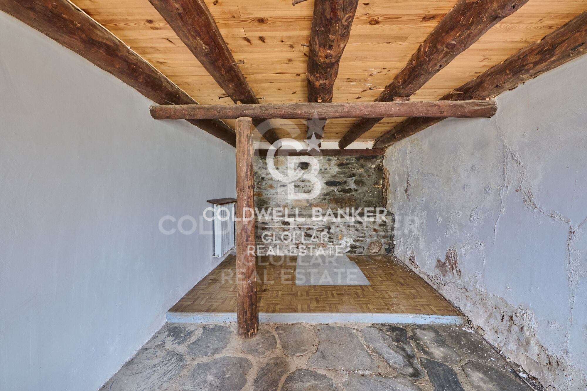 Village house Sale Estavar